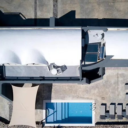 Theano Cave & Otel Imerovigli (Santorini)