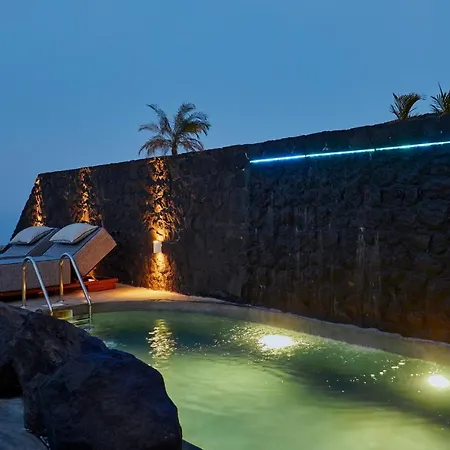 Hotel Theano Cave & *