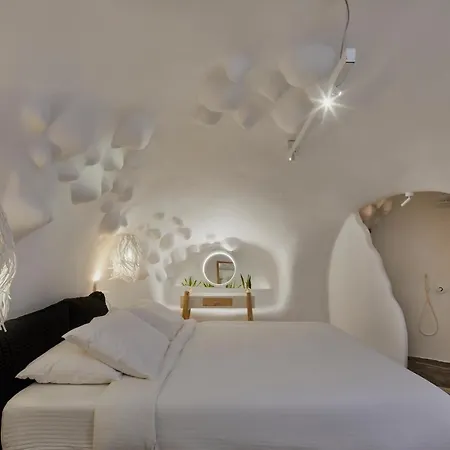 Theano Cave & Imerovigli (Santorini)