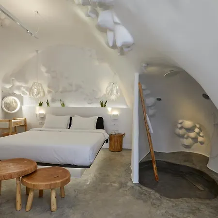 Hotel Theano Cave & *