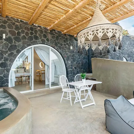 Theano Cave Suites&villas *