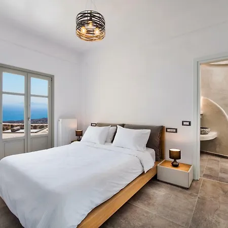 Theano Cave & Imerovigli (Santorini)