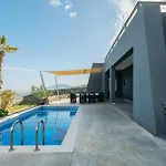 Hotel Theano Cave & Imerovigli (Santorini)