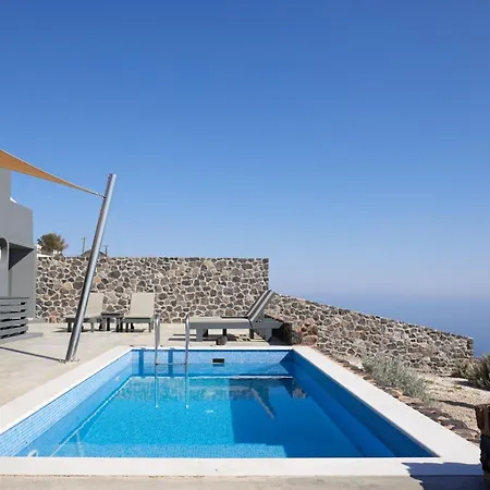 Theano Cave & Hotel Imerovigli (Santorini)