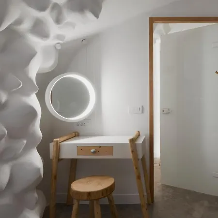 Theano Cave & Hotel *