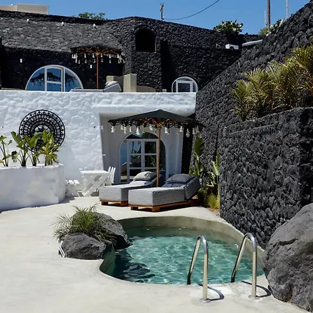 Hotel Theano Cave & *