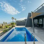 Theano Cave & إيميروفيغلي