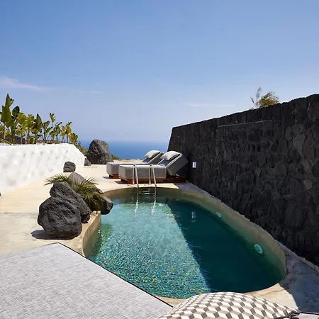 Hotel Theano Cave & *