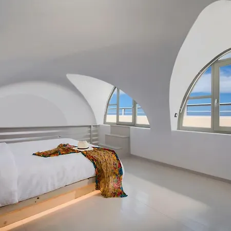 Theano Cave &