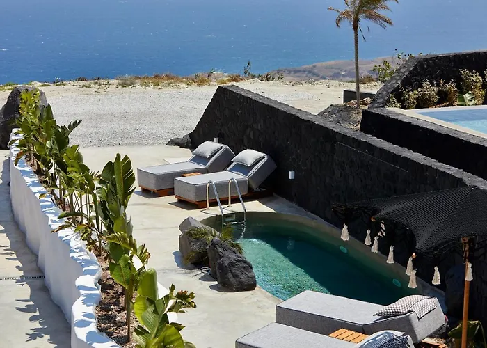 Hotel Theano Cave & *