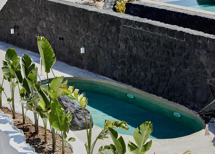 Hotel Theano Cave & *