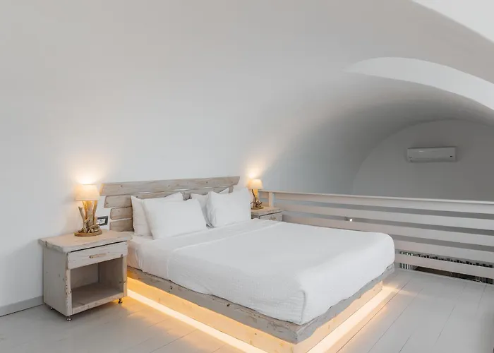 Hotel Theano Cave & *