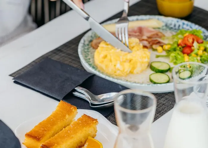 Theano Cave & Hotel Imerovigli (Santorini)