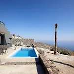 Theano Cave Suites&villas *