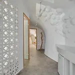Theano Cave Suites&villas Hotel *