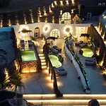 Theano Cave Suites&villas Hotel *